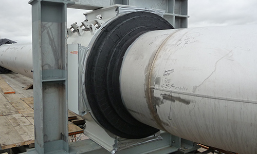 Cryogenic pipe support