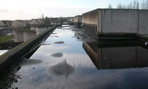 Water problem on roof insulation at risk