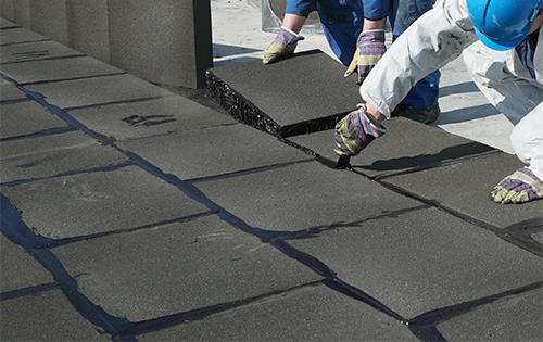Foamglas HLB block being glued