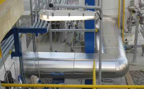 Cladded pipe for transportation of liquid oxygen