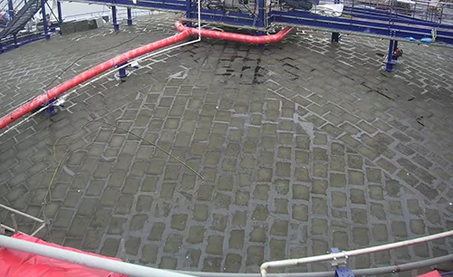 Tank roof with Foamglas insulation