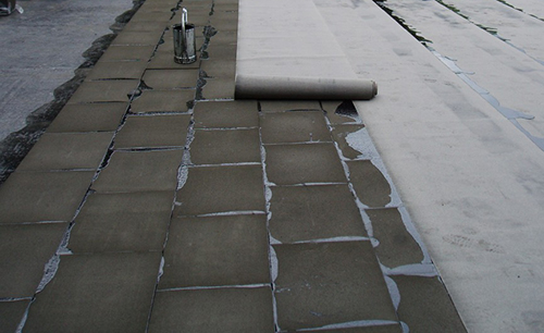 Water storage tank installation