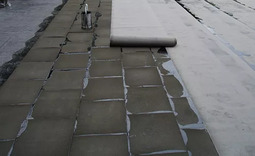 Water storage tank installation