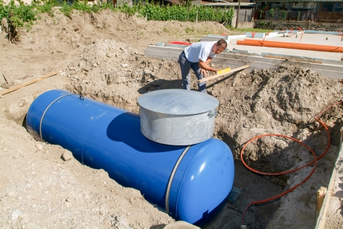 Underground fuel tank 