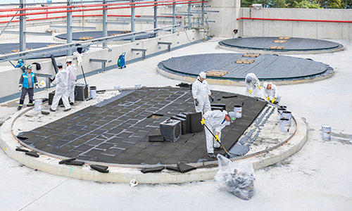 Foamglas tank base insulation with tanks