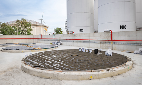 Foamglas tank base insulation with tanks